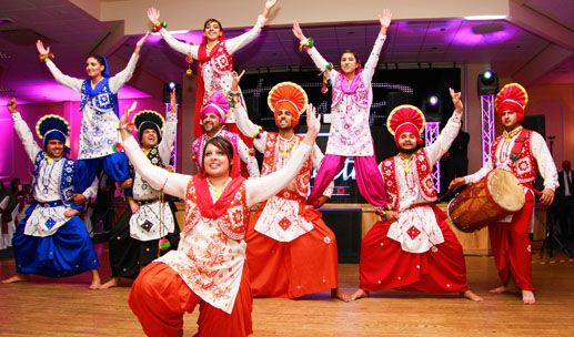 Punjabi Bhangra Dancers Jodi